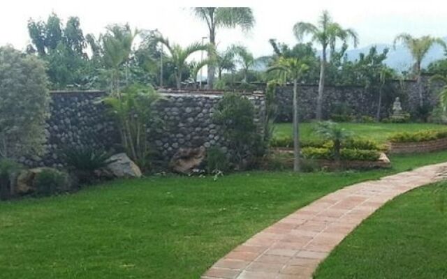 Jardi Hotel