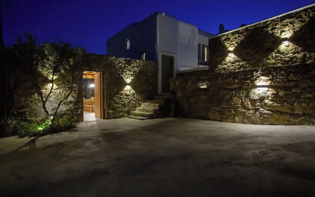 Mykonian Luxury Villa Filyra with Pool