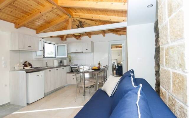 New Hope, studio with pool near the beach