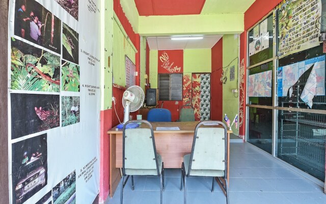 Oyo 90640 D'village River & Cafe Chalet