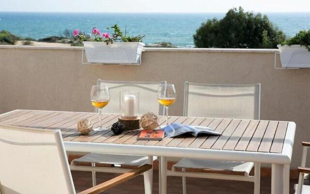 Attico Vista Mare E Piscina