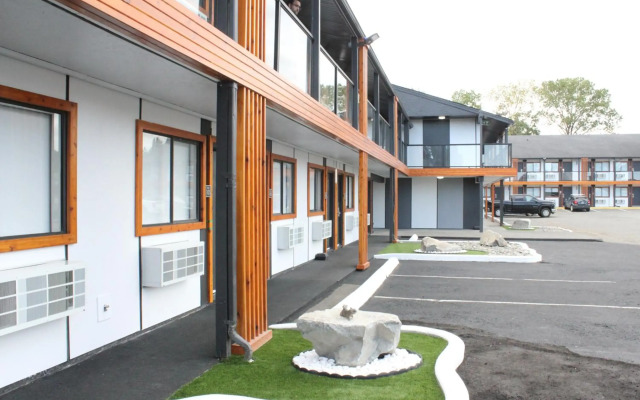 Coast Courtenay Hotel