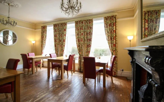 Newton House Hotel