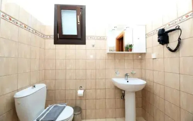 Palirria Hotel & Studios