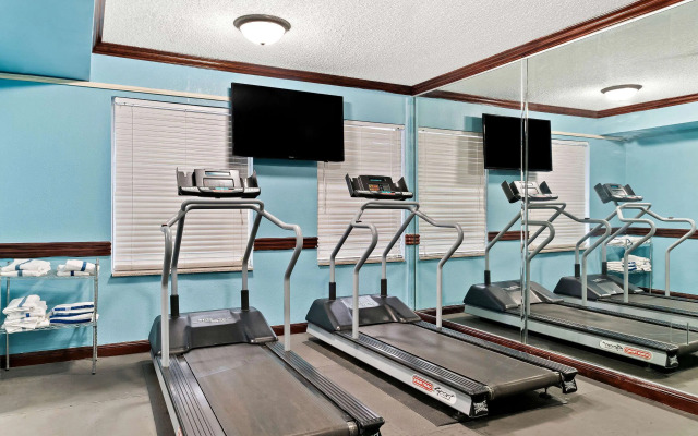 Days Inn & Suites by Wyndham Warren