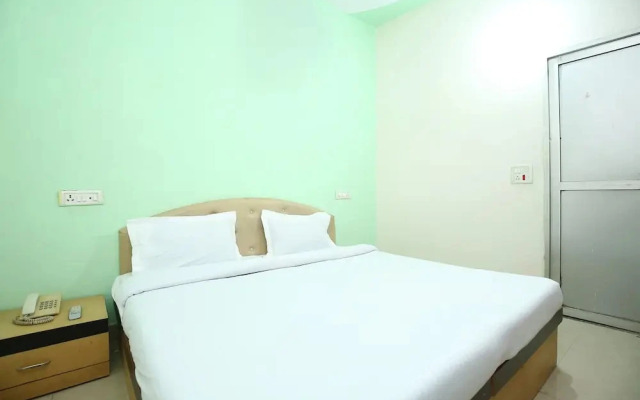 Sunshine Lodge by OYO Rooms