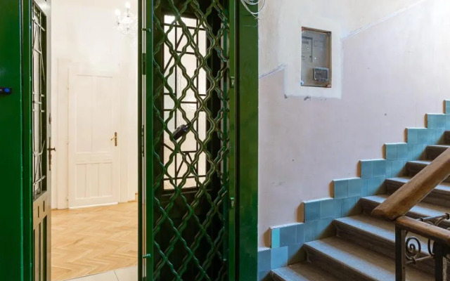 DON'T LOOK any further - Gary's superb apartment