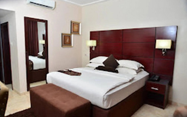 Geneva Hotel and Suites