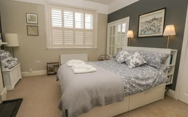 Londesborough Cottage