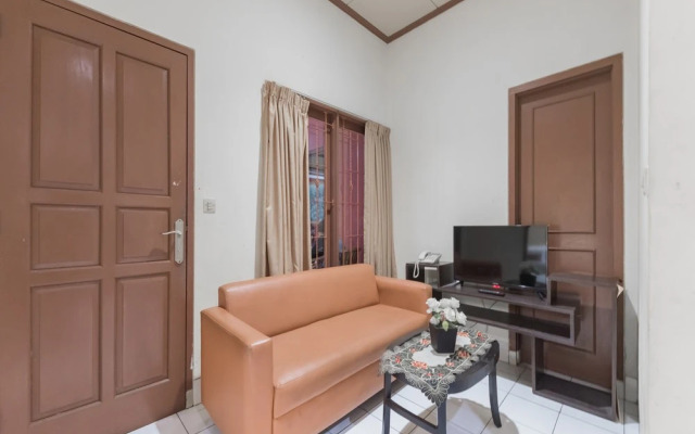 RedDoorz Plus @ Hotel Griya Astoeti
