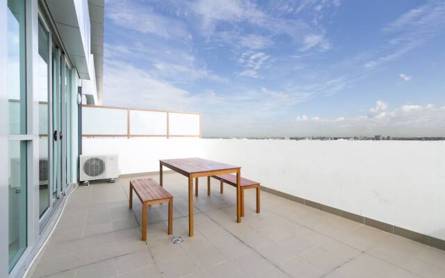 Penthouse near Airport & CBD