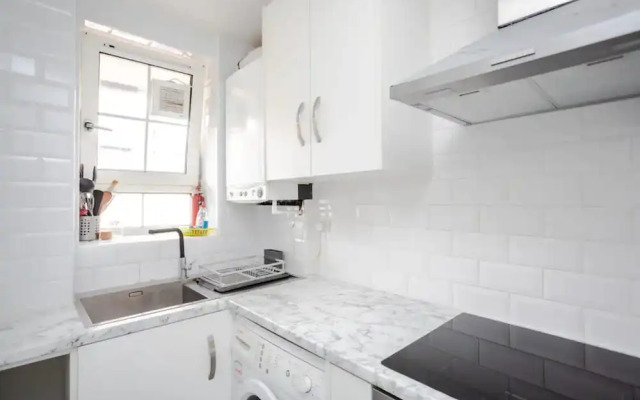 Spacious 4 Bedroom Apartment in Bethnal Green