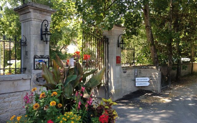 Chateau de Challanges