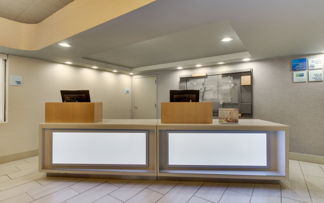 Holiday Inn Express Pittston - Scranton Airport by IHG