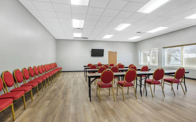 Quality Inn & Suites Monterey, TN - Crossville, TN