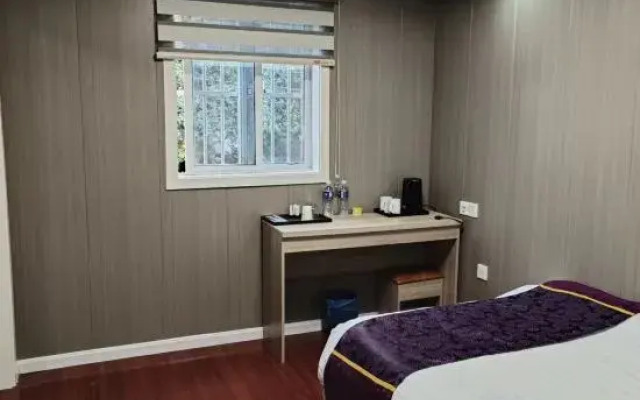 Xiangshui Meihua Theme Hotel