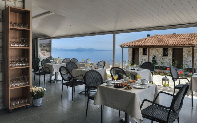 Karavia Lux Inn