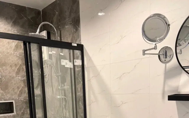 19 Degrees Resort