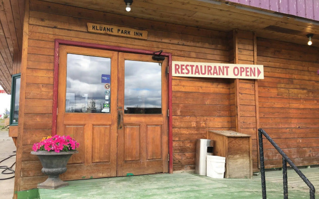 Kluane Park Inn