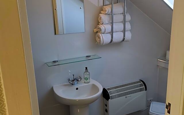 Glenfern Guest House with No Hot Tub & Cottage with Private Hot Tub