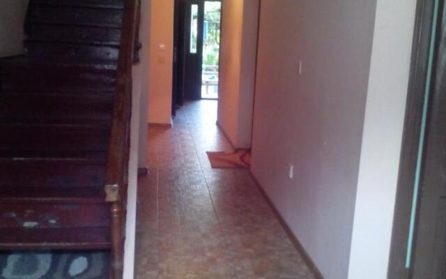 Guest House On Brtskinvale St. 51