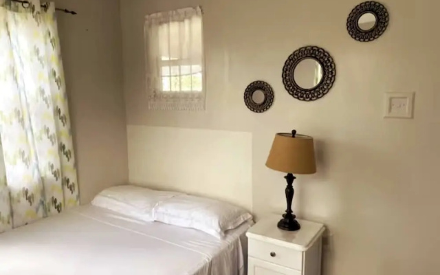 Sheridan's Place - 1 Minute Walk to the Beach