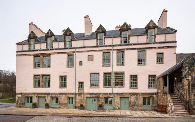 Cheval Abbey Strand Apartments, at Holyrood