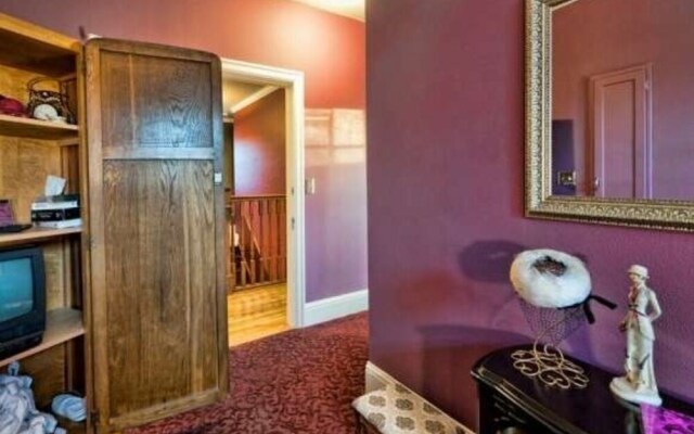 The Maxwell House Bed and Breakfast