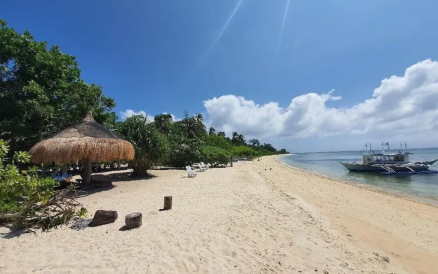 Pili Beach Resort Agmanic