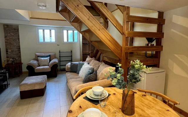 Character 1 Bedroom House With Parking