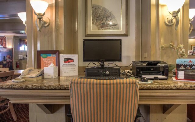 The Palms Hotel & Villas