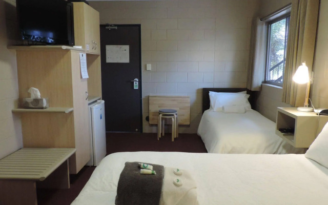 Childers Oasis Motel