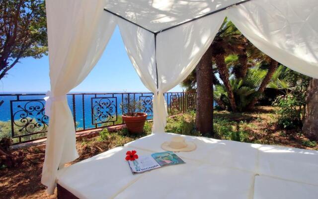 DEPENDANCE vista mare con ingresso privato