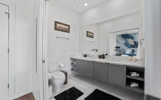 4 Bedroom Condo in Ukranian