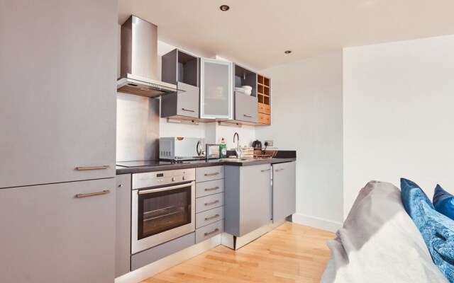 Modern Leeds City Apartment