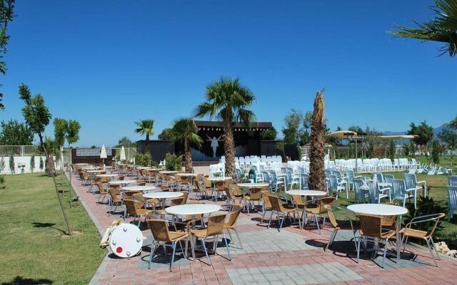 Port River Hotel & Spa