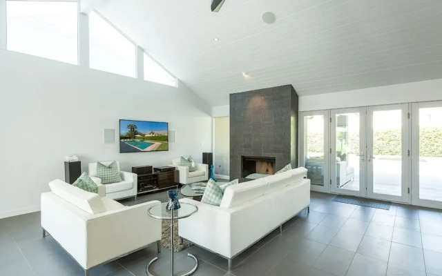 Tranquilo 3 Bedroom Home by Redawning