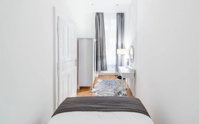 Dominik Apartment