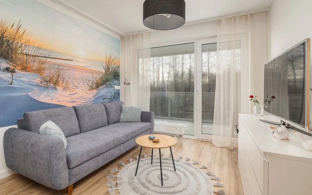 Coast Apartment With Balcony by Renters