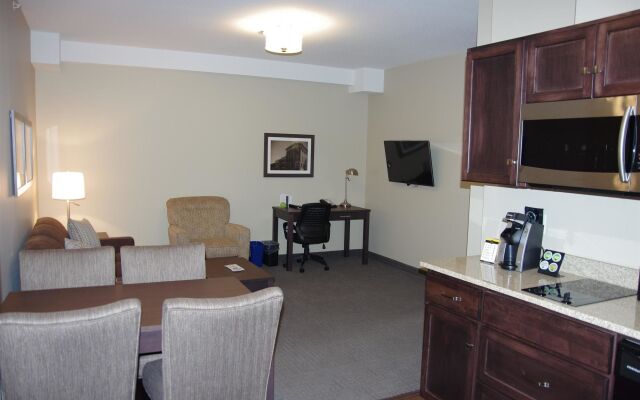 Best Western Plus Lacombe Inn & Suites