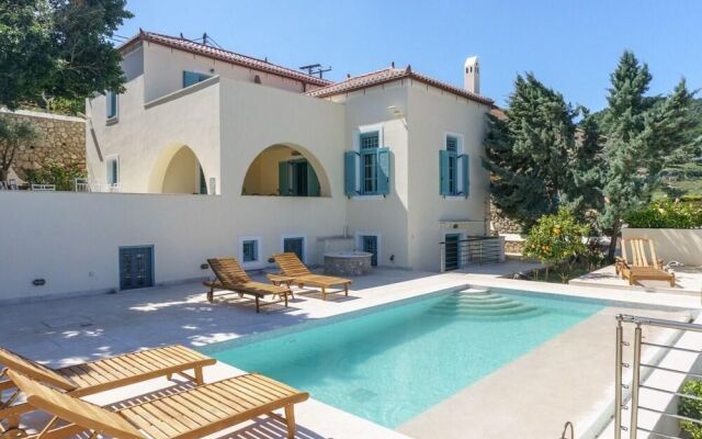 The Great Gatsby 6BR Villa Overlooking Spetses old Town