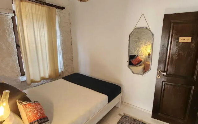 Kapela Tas Otel Alacatı