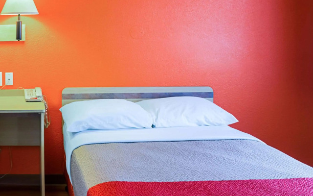 Motel 6 Porterville, CA