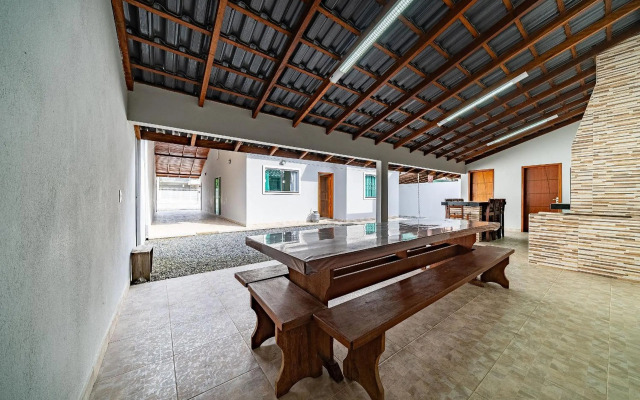 125 - Excelente Casa com 03 quartos em Mariscal