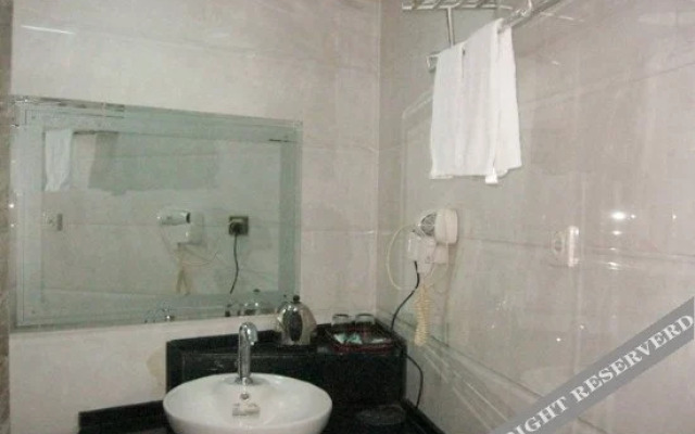 Yunlong Hotel