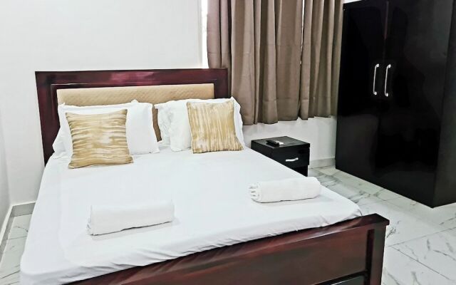 Gorgeous Quiet & Comfy Close to Highway