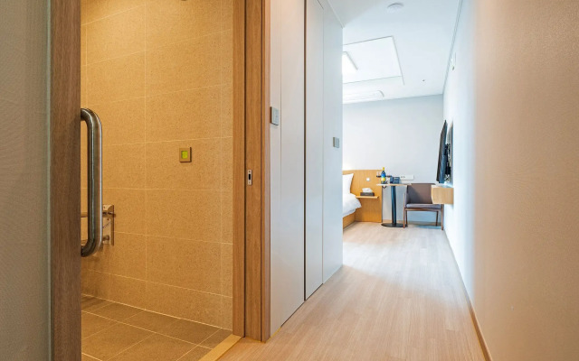 Sokcho I Park Suite Hotel and Residence