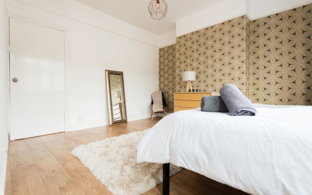 Wonderful Spacious 6 Bed Home in Heart of Bath