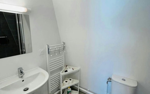 We Live In R - Duplex 504