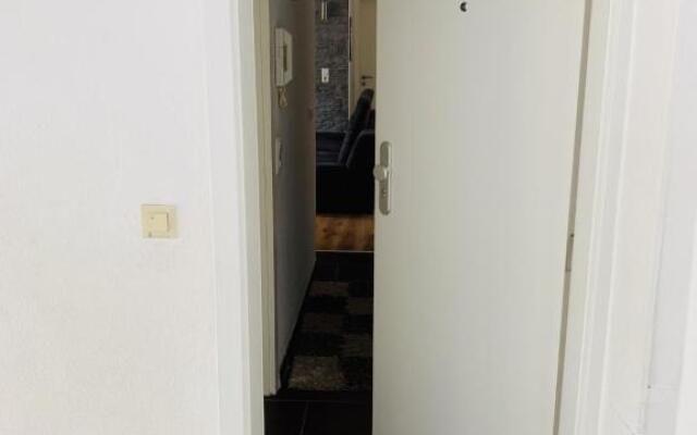 Drei Zimmer Apartment am Rhein